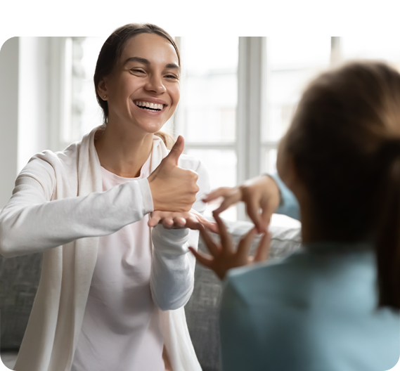 Damit alle alles gut verstehen, gibt es die Inhalte in Standardsprache und Leichter Sprache. Außerdem findest du eine Übersicht über die Website in Deutscher Gebärdensprache. Es gibt auch ein Glossar, das dir schwierige Begriffe erklärt.